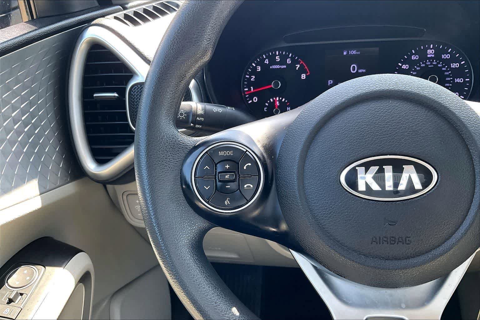 Used 2020 Kia Soul LX FWD image 23