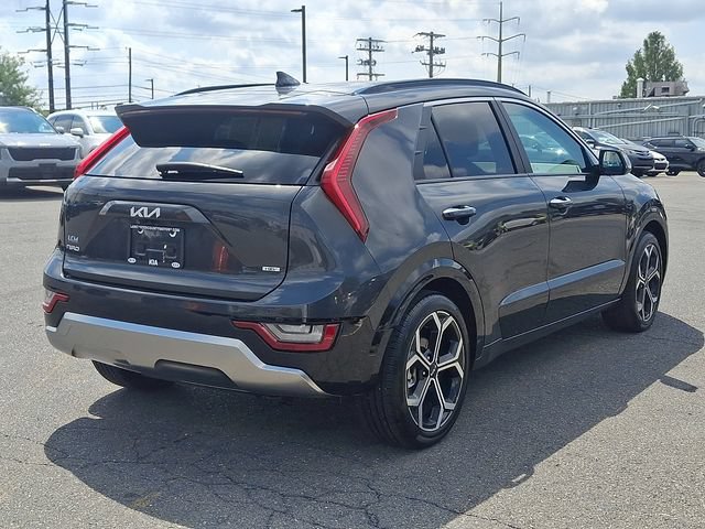 Used 2025 Kia Niro SX Touring FWD image 4