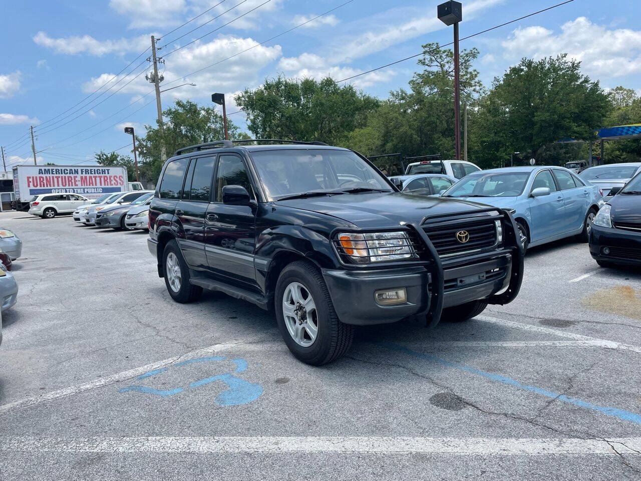 Used 1998 Toyota Land Cruiser w/ Leather Trim Pkg AWD/4WD image 2