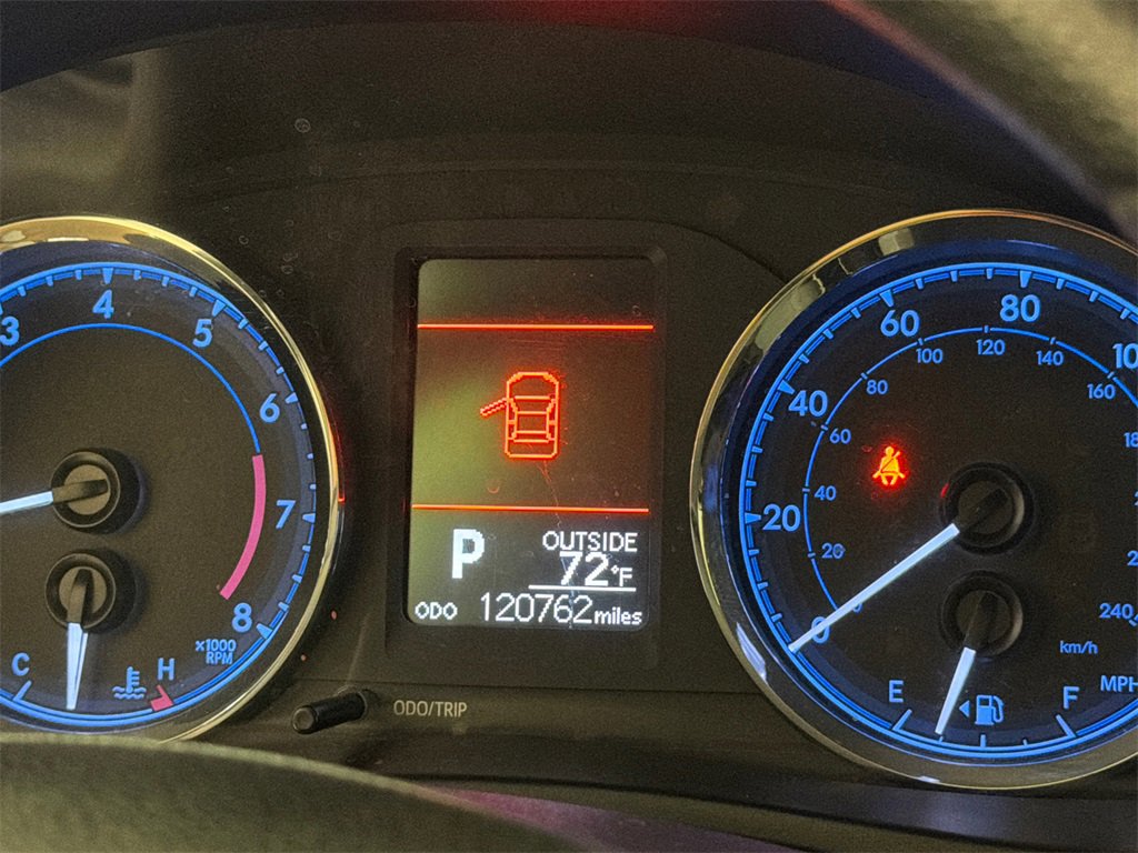 Used 2018 Toyota Corolla LE image 29