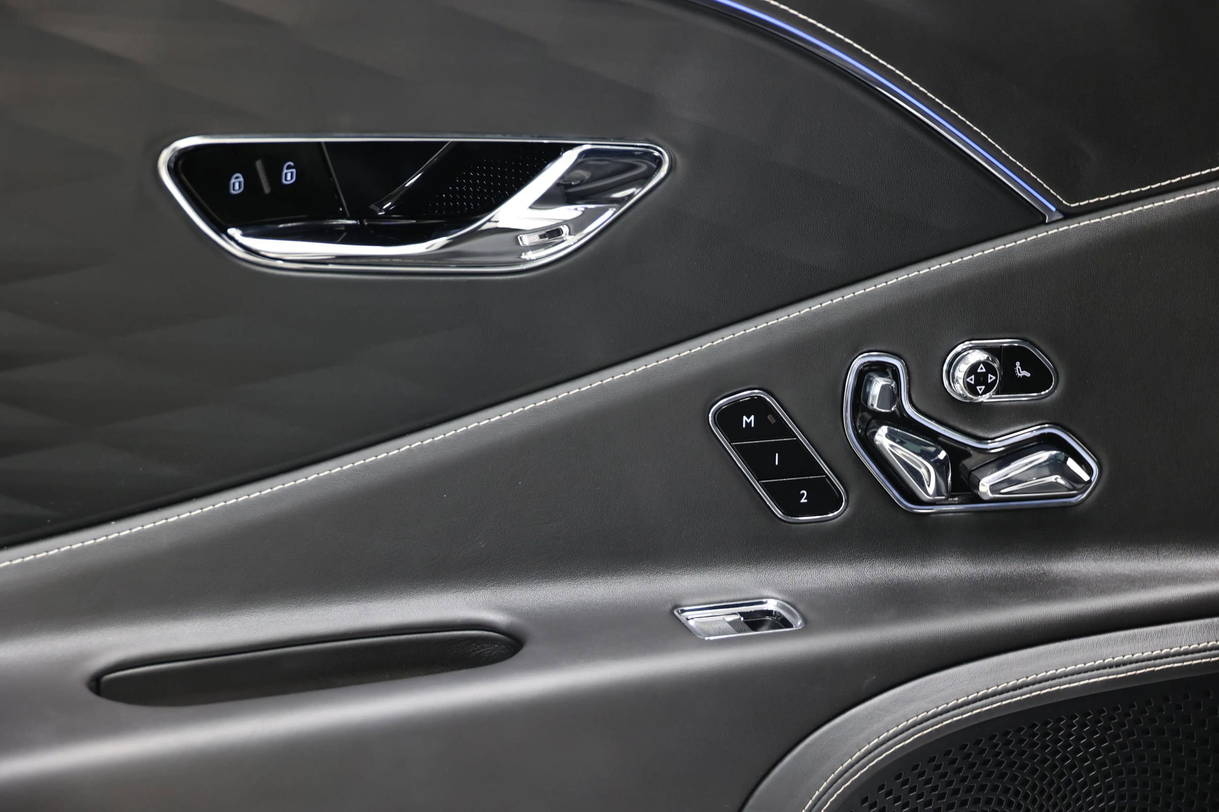 Used 2020 Bentley Flying Spur W12 image 59