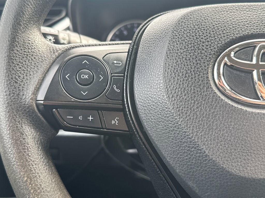 Used 2021 Toyota RAV4 XLE AWD/4WD image 18