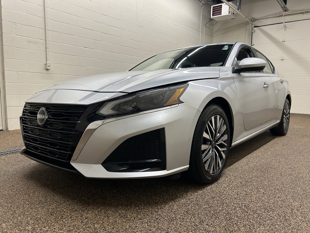 Used 2023 Nissan Altima 2.5 SV image 5