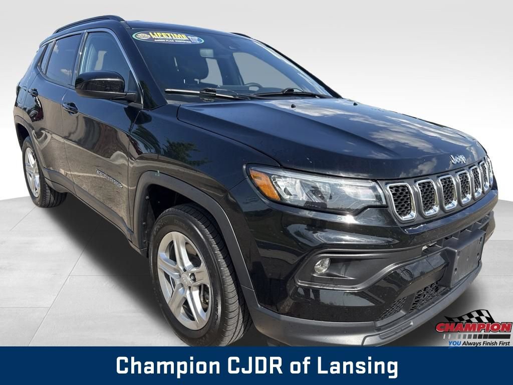 Used 2024 Jeep Compass Latitude AWD/4WD image 10