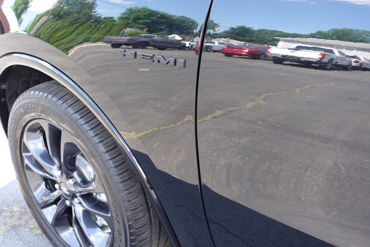 Used 2024 Dodge Durango R/T w/ Blacktop Package AWD/4WD image 14