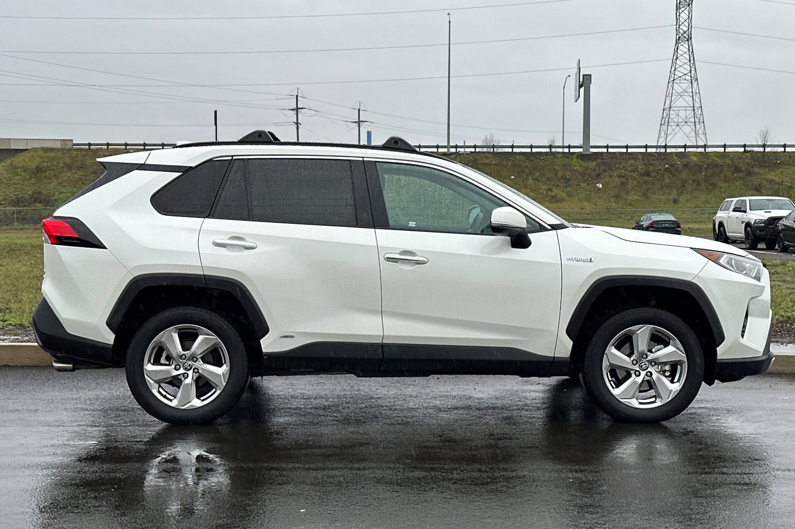 Used 2021 Toyota RAV4 Limited image 2