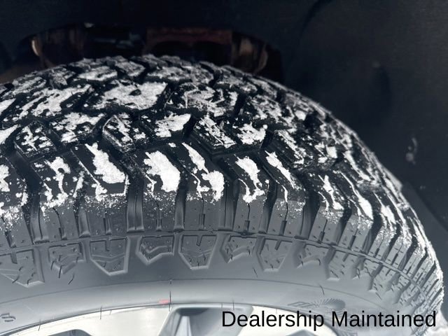 Used 2022 Chevrolet Silverado 2500 Custom w/ Custom Value Package image 3