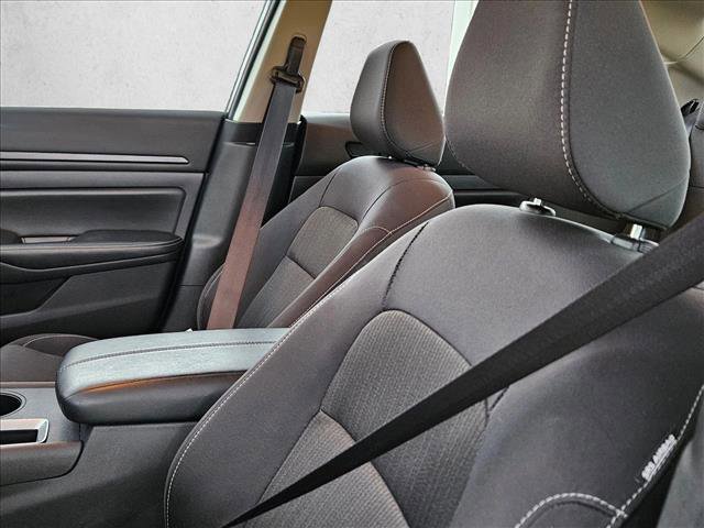 Used 2025 Nissan Altima 2.5 SV image 18