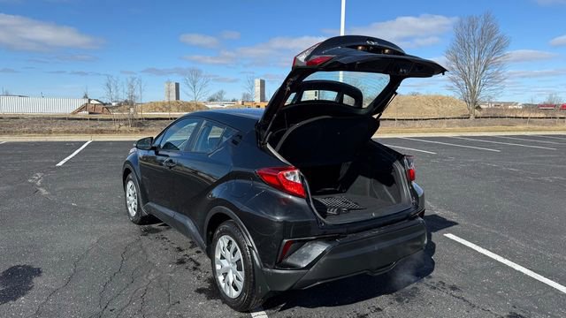 Used 2022 Toyota C-HR XLE image 10