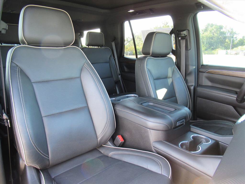 Used 2021 Chevrolet Tahoe Premier w/ Premium Package AWD/4WD image 8