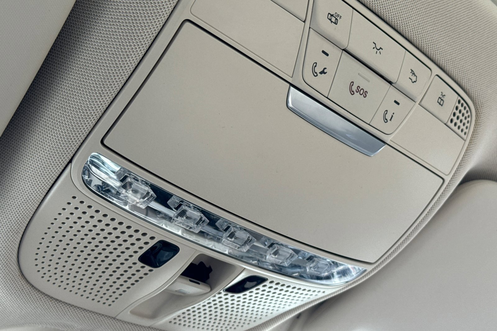 Used 2016 Mercedes-Benz C 300 4MATIC Sedan image 23