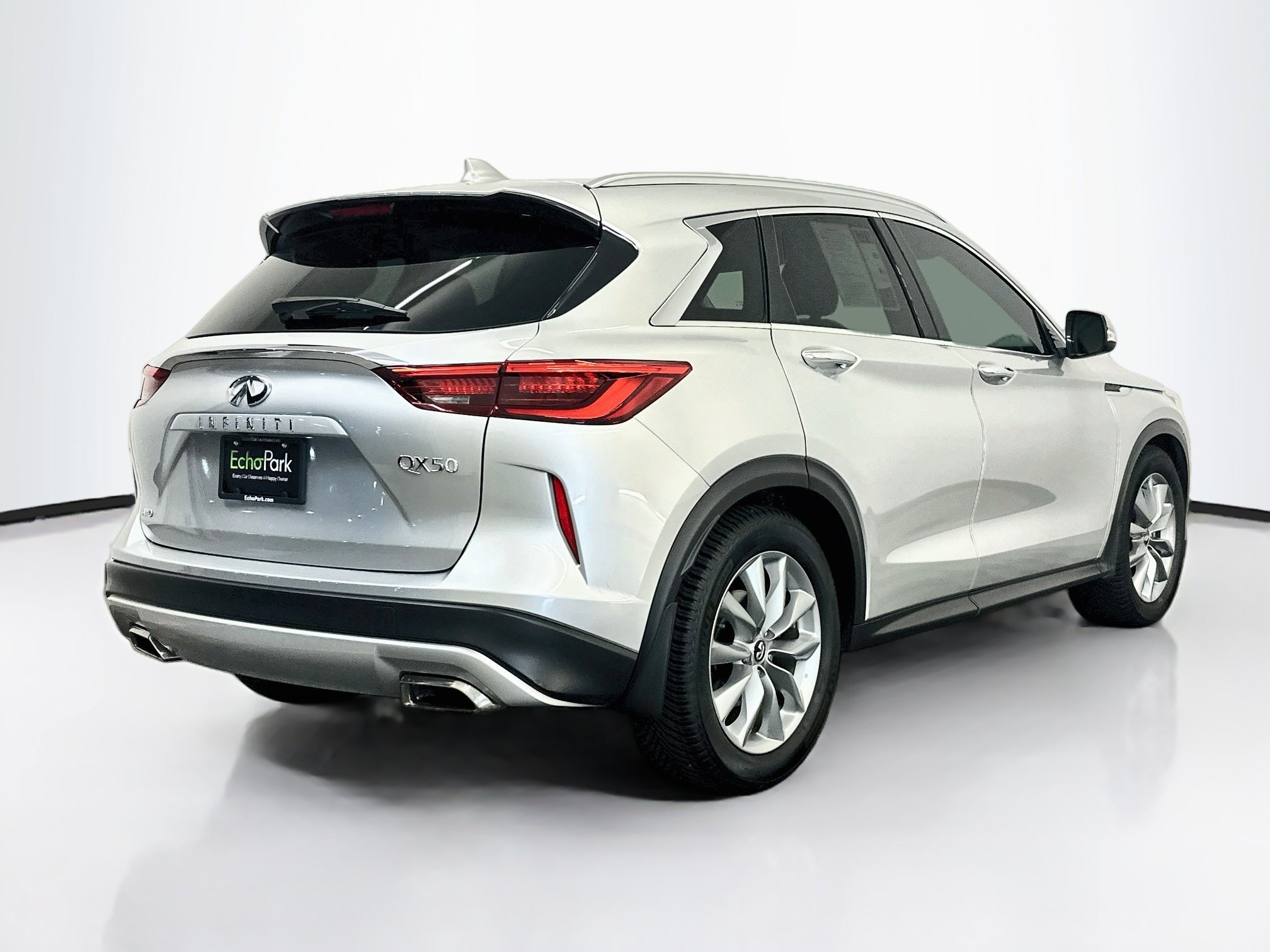 Used 2019 INFINITI QX50 Luxe w/ Navigation Package AWD/4WD image 9