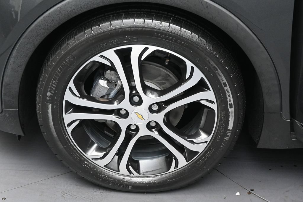 Used 2019 Chevrolet Bolt Premier w/ Infotainment Package FWD image 36