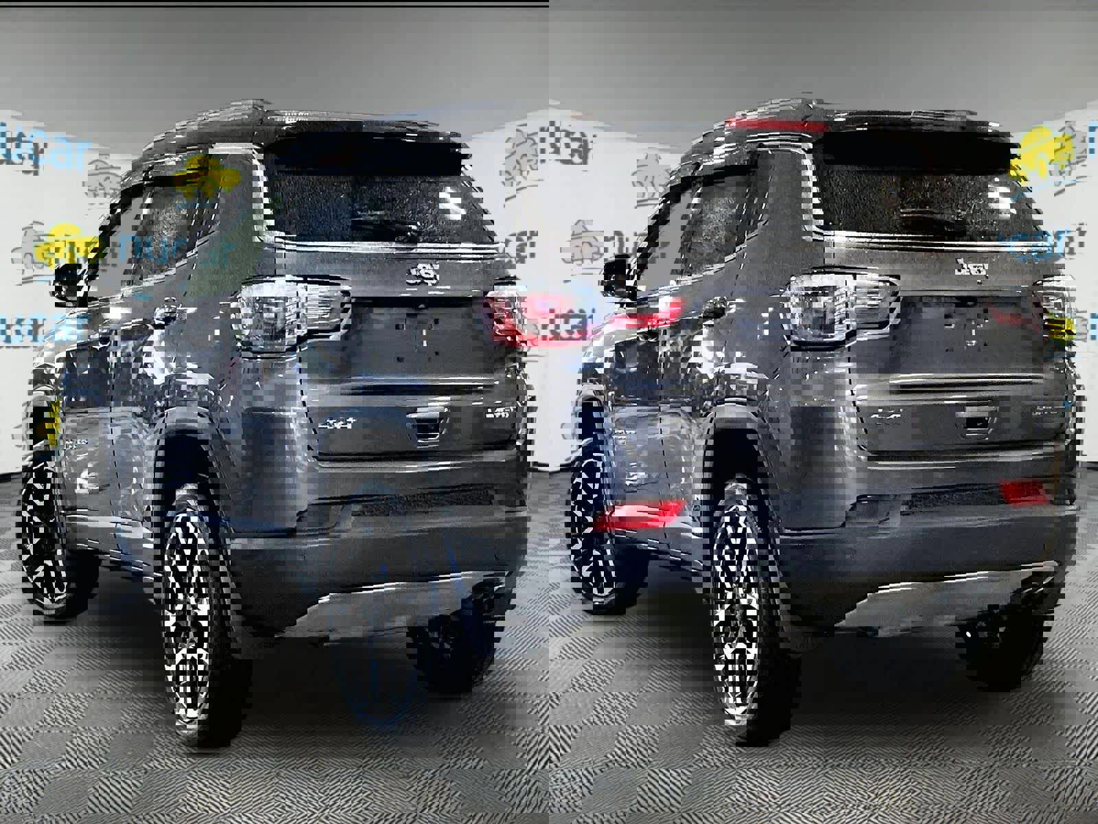 Used 2018 Jeep Compass Limited image 4