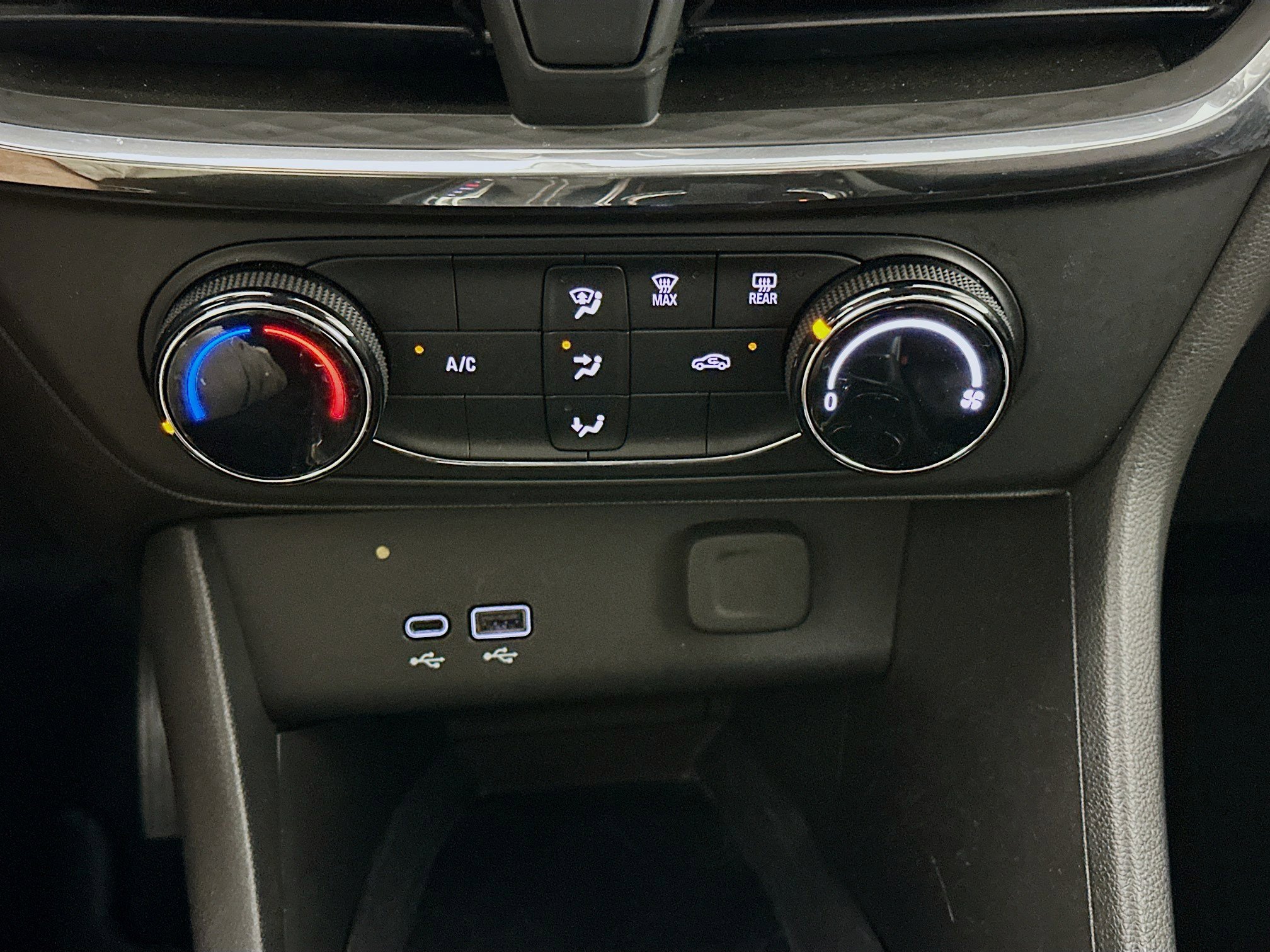 Used 2025 Buick Encore GX Preferred image 23