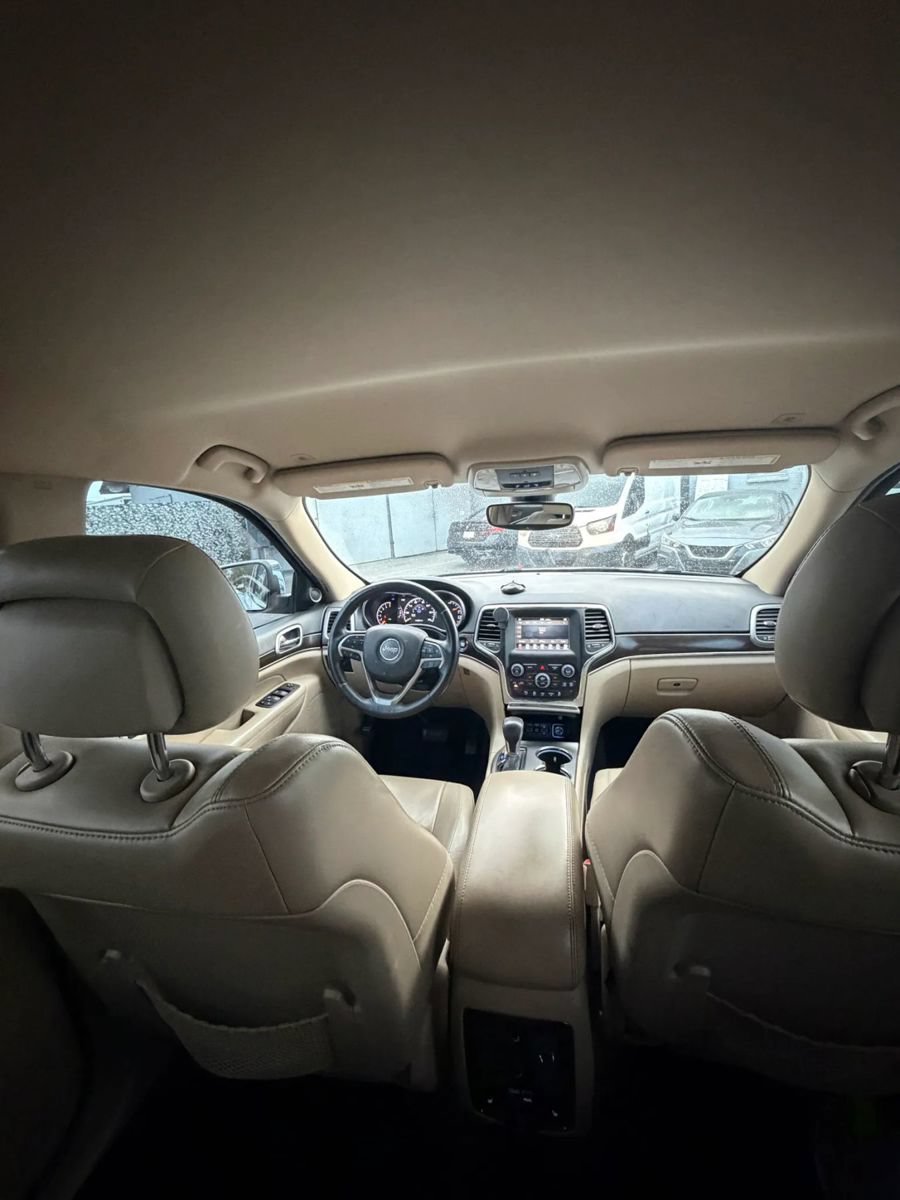 Used 2018 Jeep Grand Cherokee Limited RWD image 3