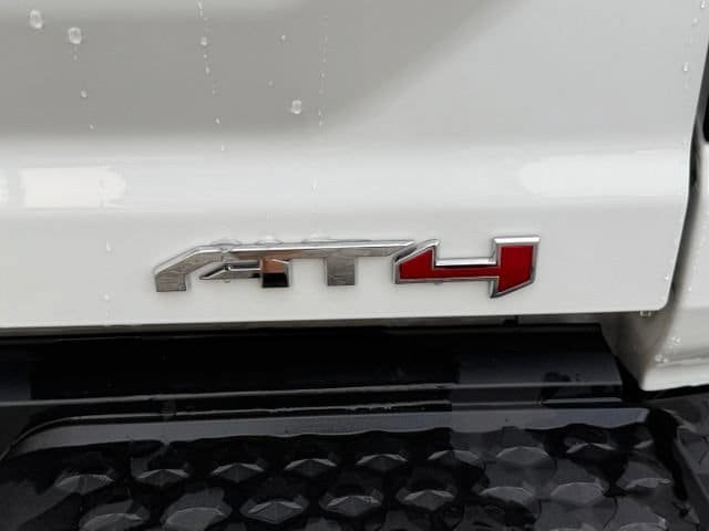 Certified 2024 GMC Canyon AT4 w/ AT4 Premium Package AWD/4WD image 14