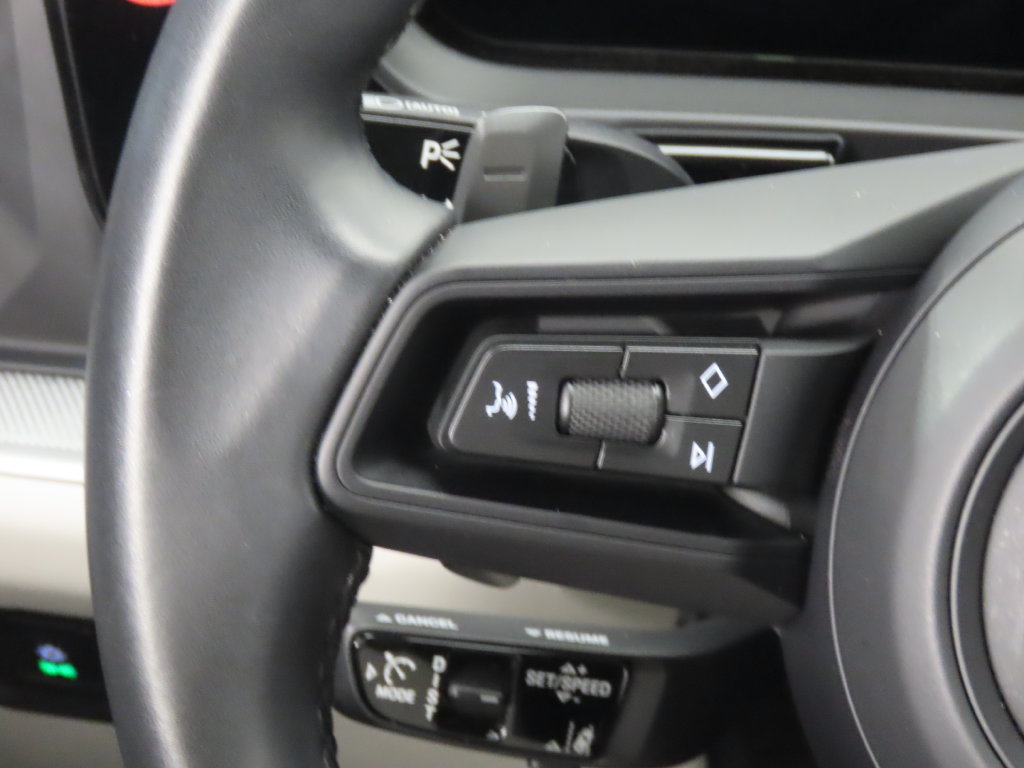 Certified 2025 Porsche Cayenne AWD/4WD image 20