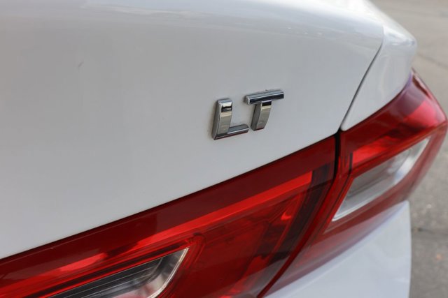 Used 2023 Chevrolet Malibu LT w/ Driver Confidence Package image 7