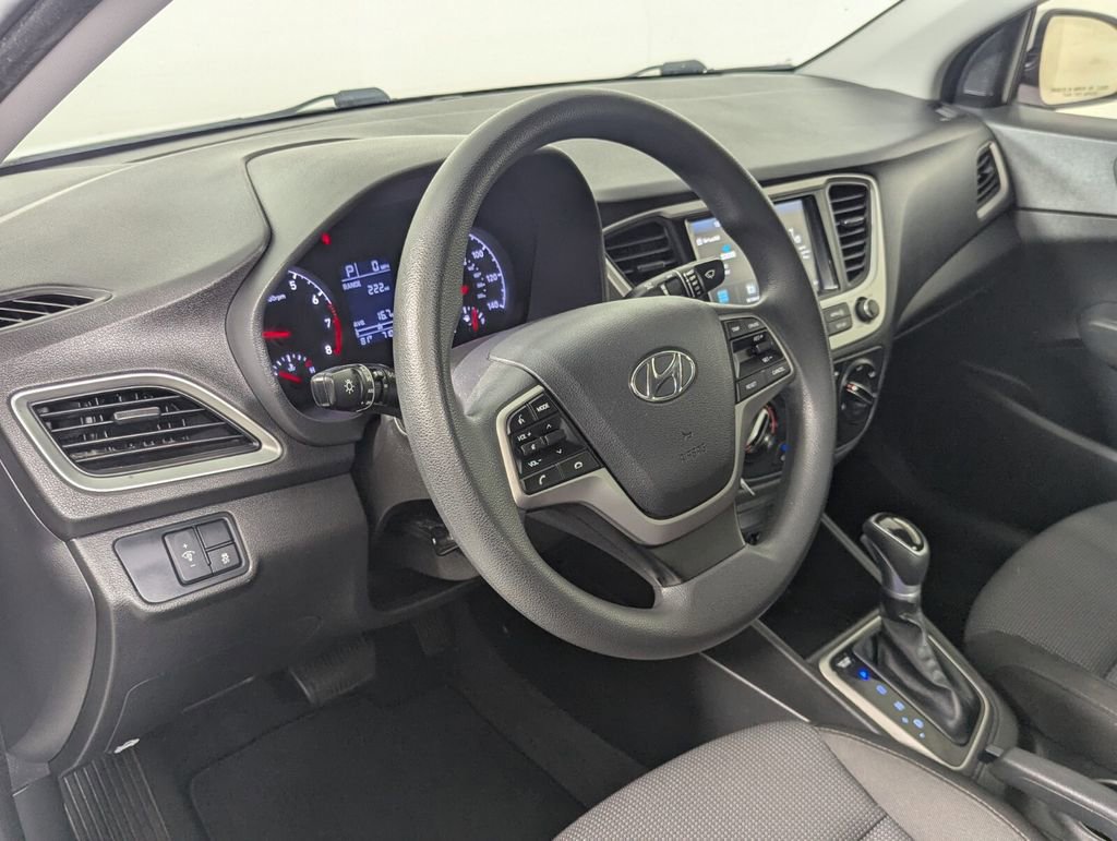 Used 2022 Hyundai Accent SEL image 13