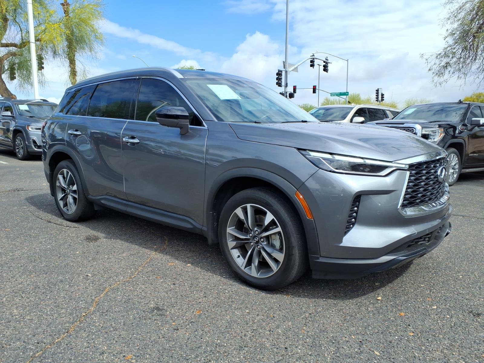 Used 2025 INFINITI QX60 Luxe w/ Cargo Package image 3