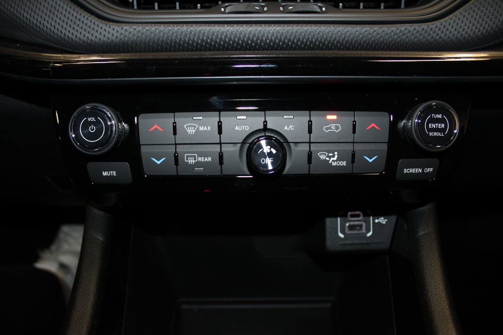 New 2026 Jeep Compass Limited image 20