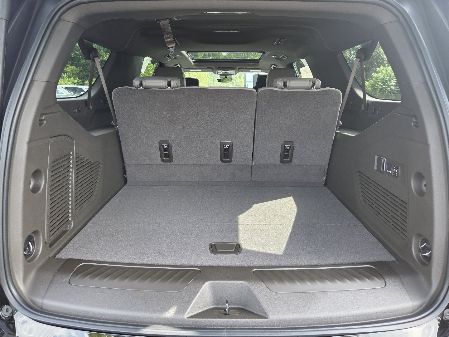 New 2026 GMC Yukon XL Elevation w/ Elevation Premium Package AWD/4WD image 23