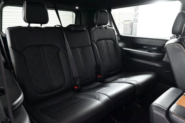 Used 2024 Jeep Grand Wagoneer L Series III image 17