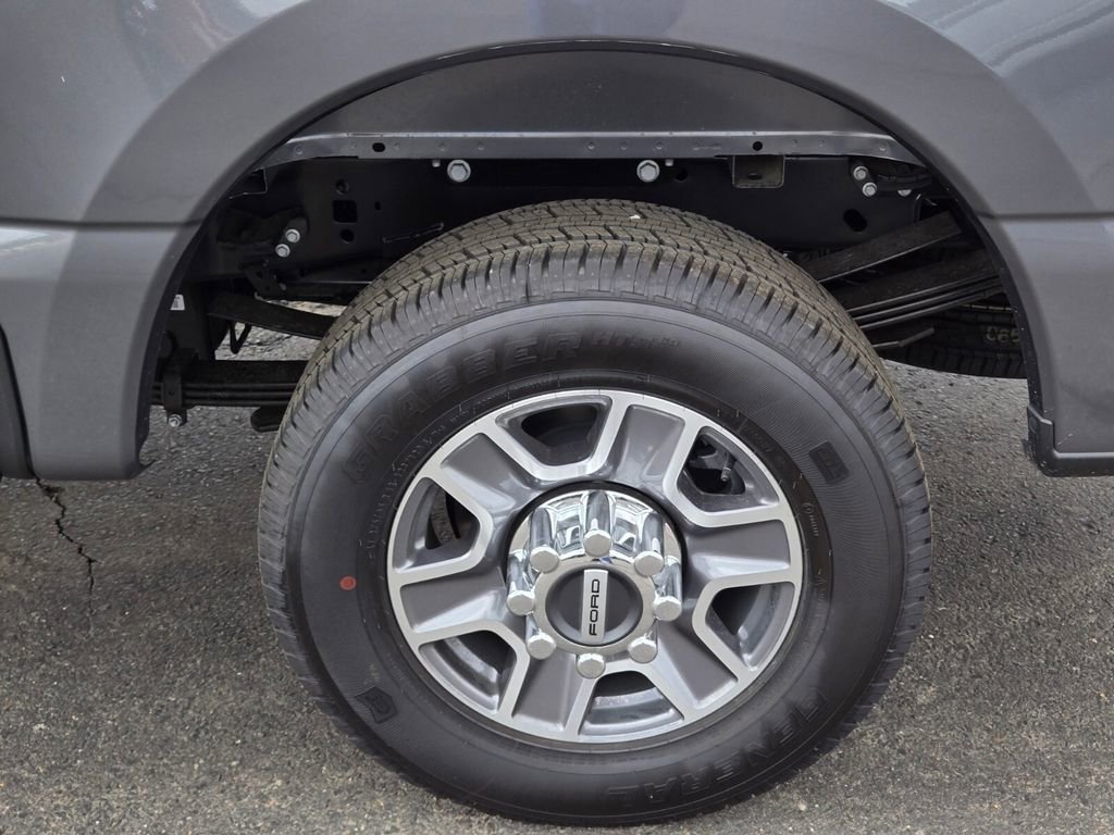 New 2026 Ford F350 Lariat image 8