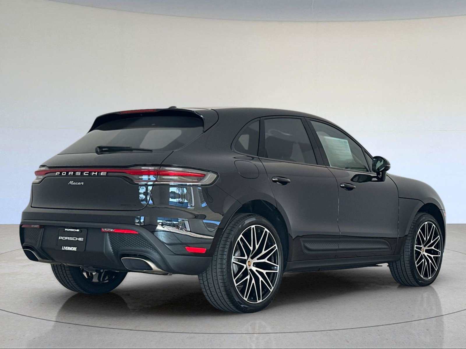 New 2026 Porsche Macan AWD/4WD image 8