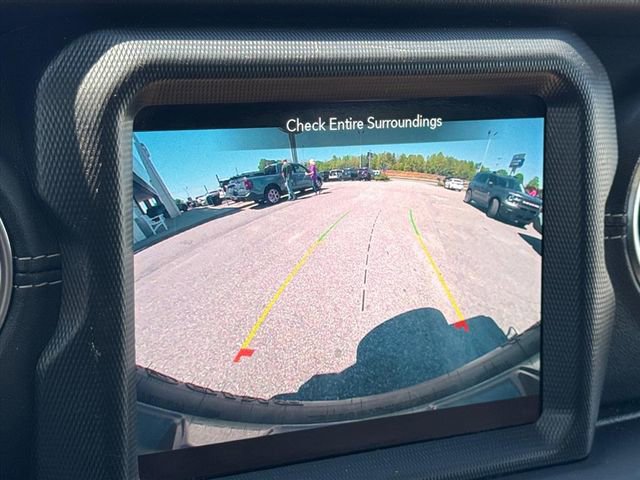 Used 2020 Jeep Wrangler Unlimited Sahara image 25