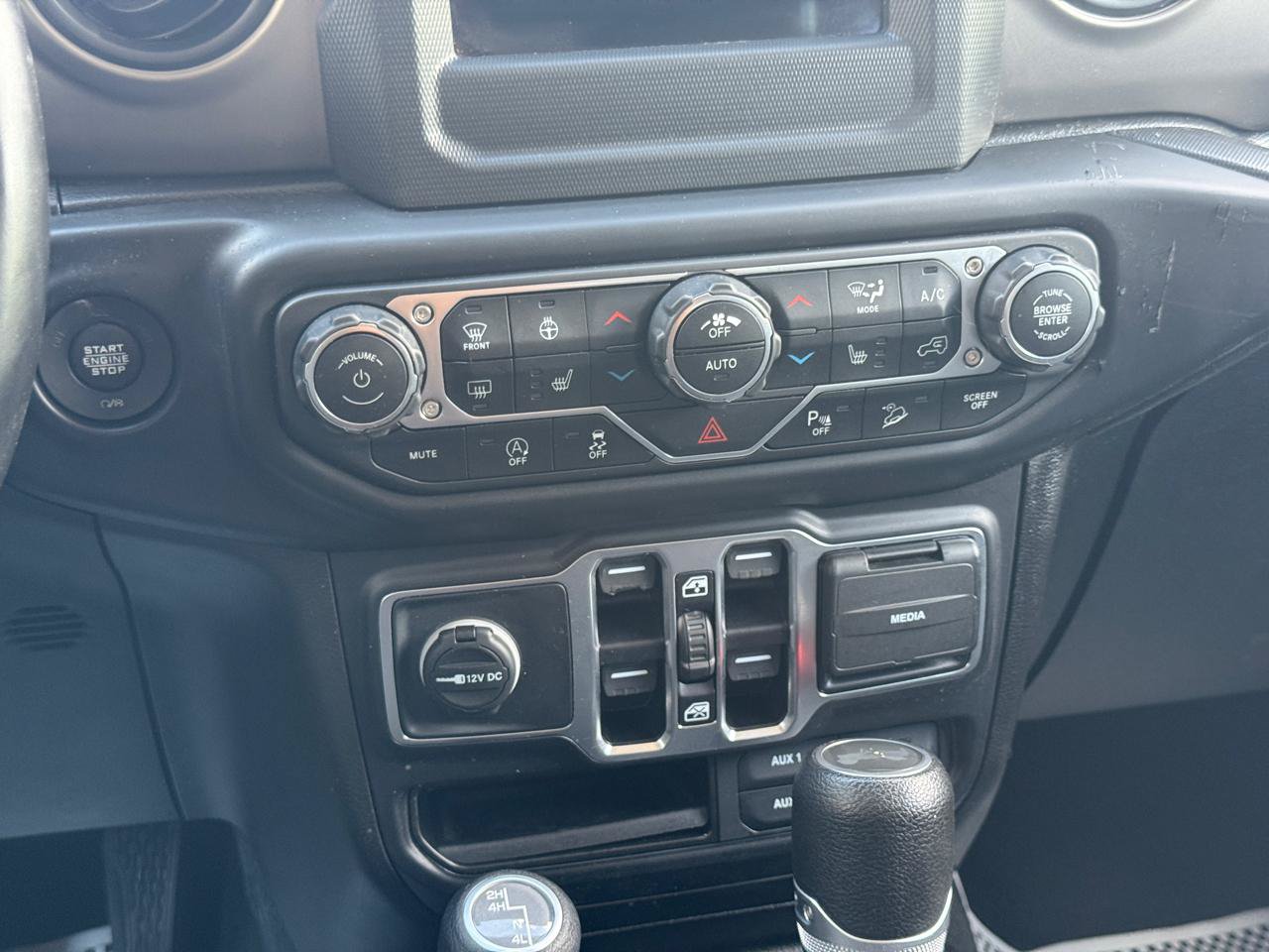 Used 2021 Jeep Wrangler Unlimited Sport AWD/4WD image 30