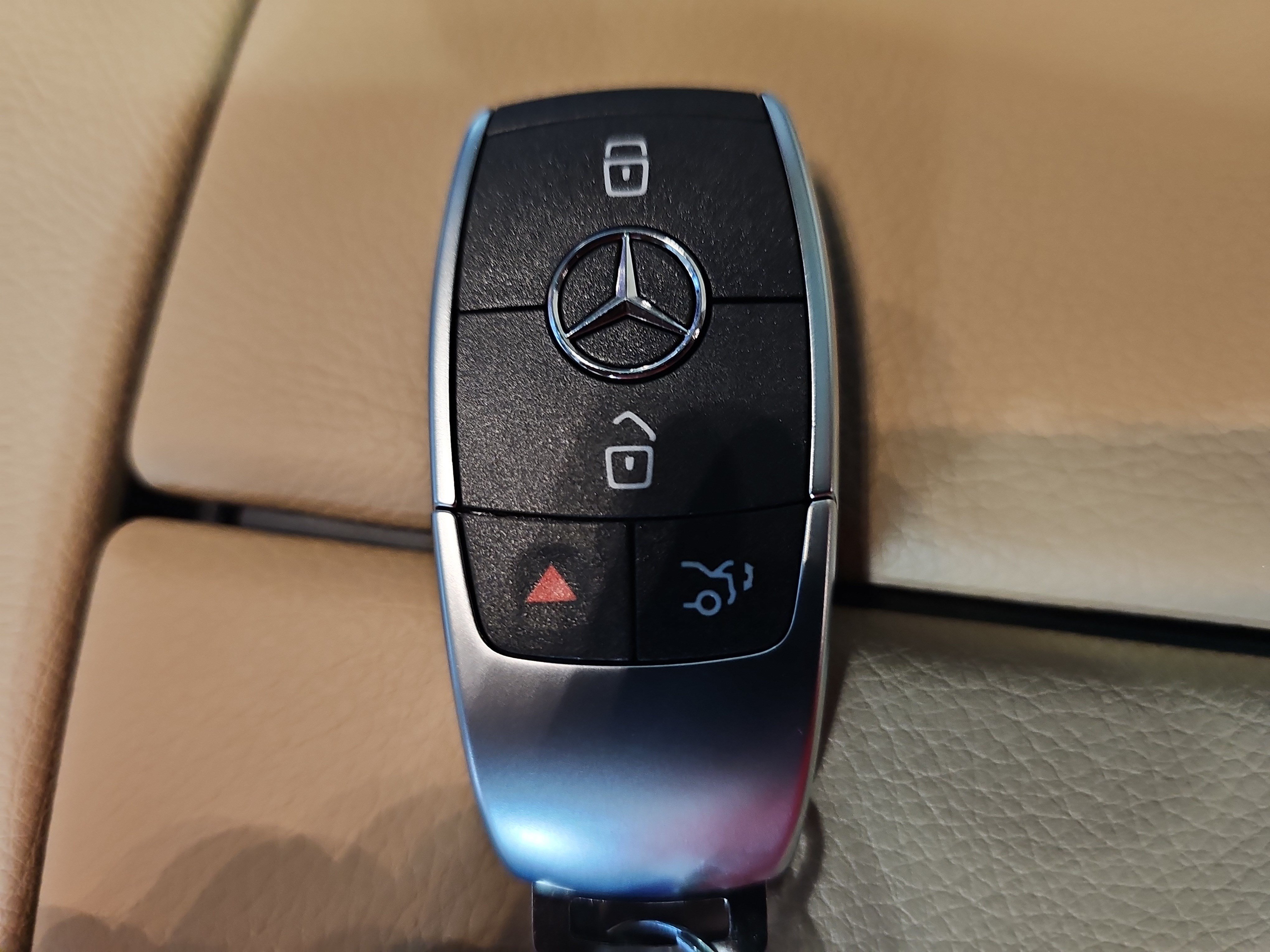 New 2026 Mercedes-Benz GLS 450 4MATIC image 35