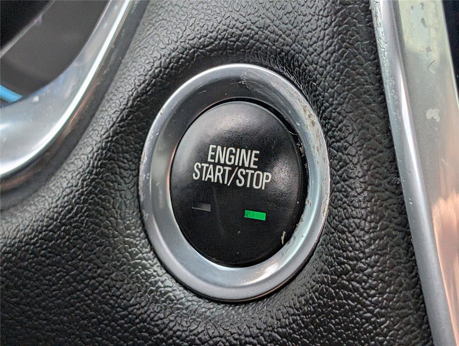 Used 2023 Chevrolet Traverse RS image 28