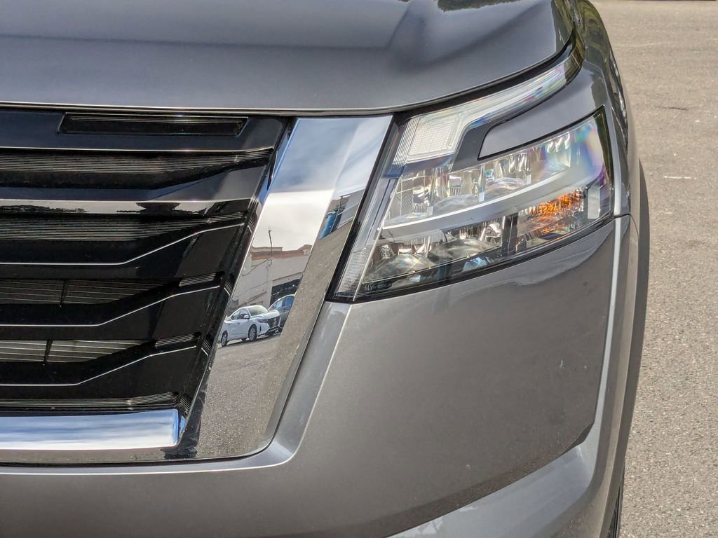 New 2025 Nissan Pathfinder SV image 10