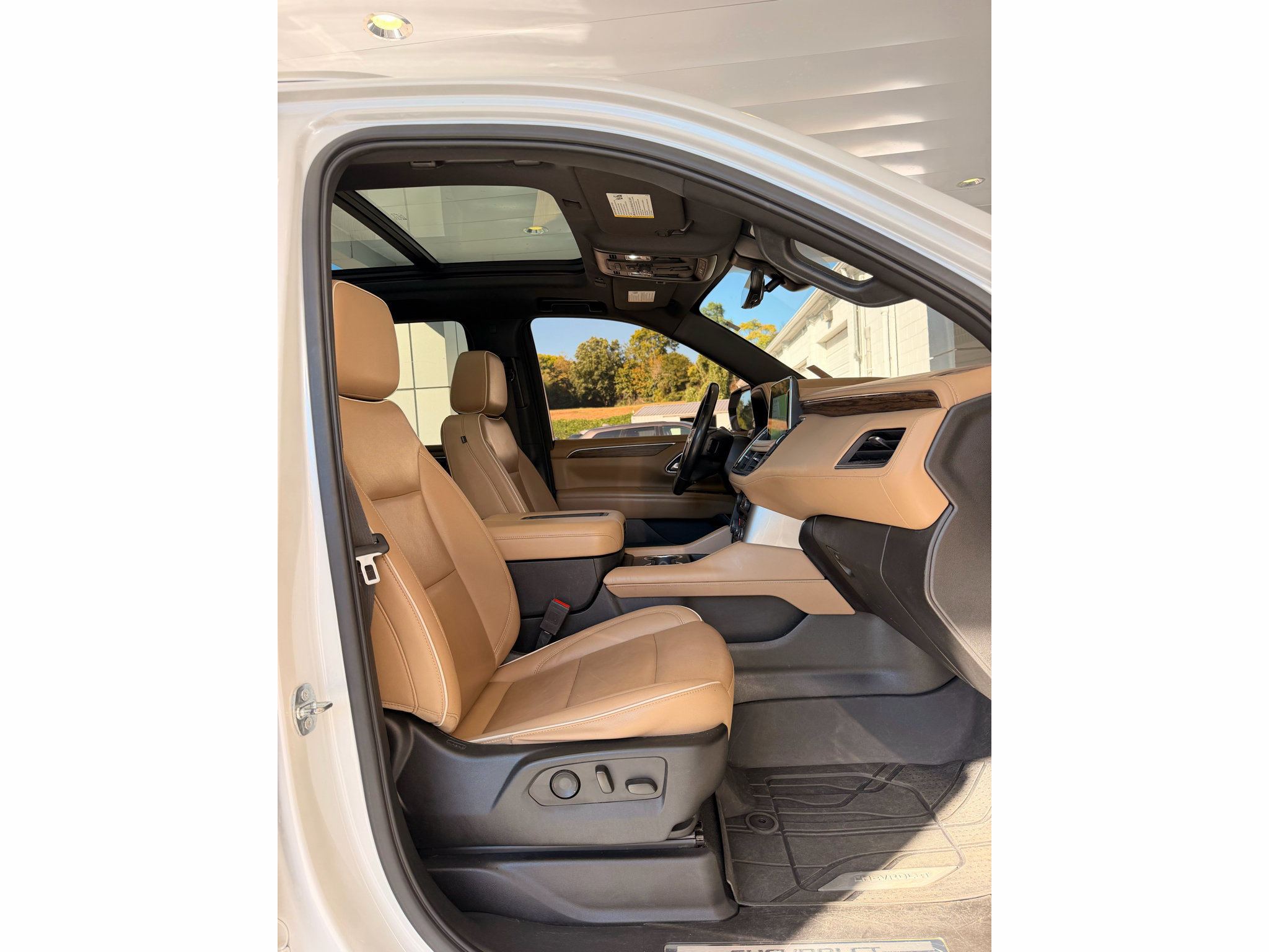Used 2022 Chevrolet Tahoe Premier AWD/4WD image 19