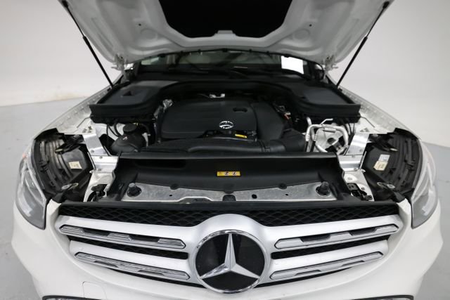 Used 2022 Mercedes-Benz GLC 300 4MATIC w/ Premium Package Lite image 6