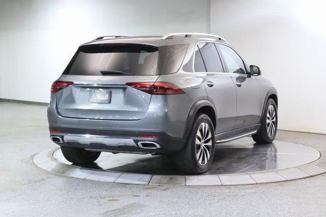 Used 2025 Mercedes-Benz GLE 450e 4MATIC w/ Driver Assistance Package image 13