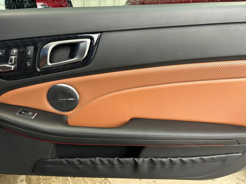 Used 2019 Mercedes-Benz SLC 300 image 24