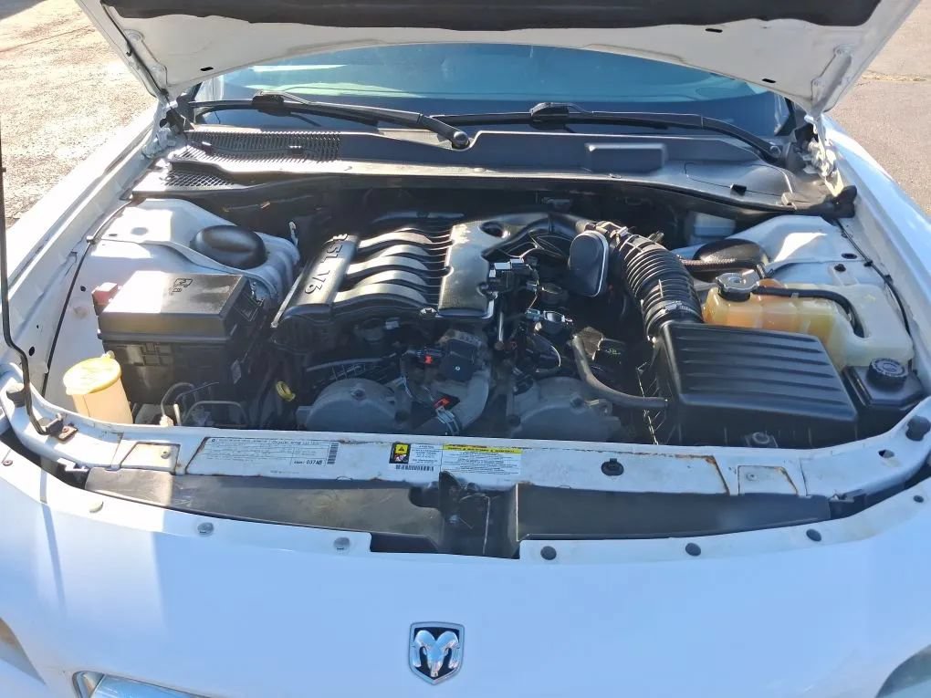 Used 2010 Dodge Charger SXT RWD image 12