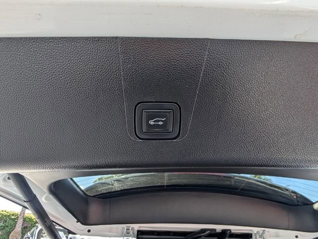 Certified 2023 Chevrolet Traverse RS AWD/4WD image 16