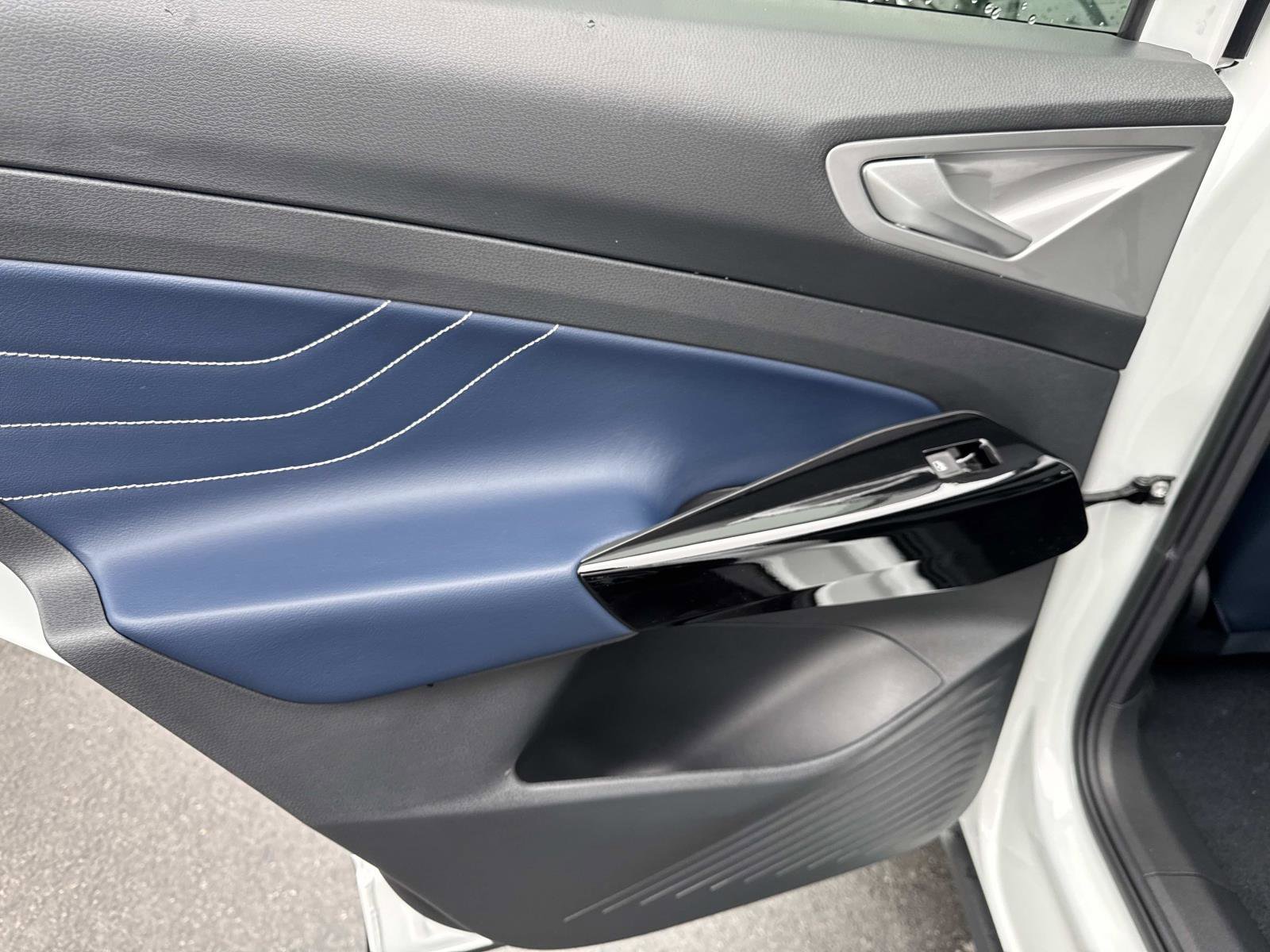 New 2025 Volkswagen ID.4 Pro S image 13