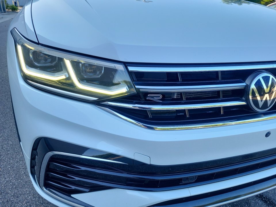 Certified 2022 Volkswagen Tiguan SEL R-Line AWD/4WD image 28