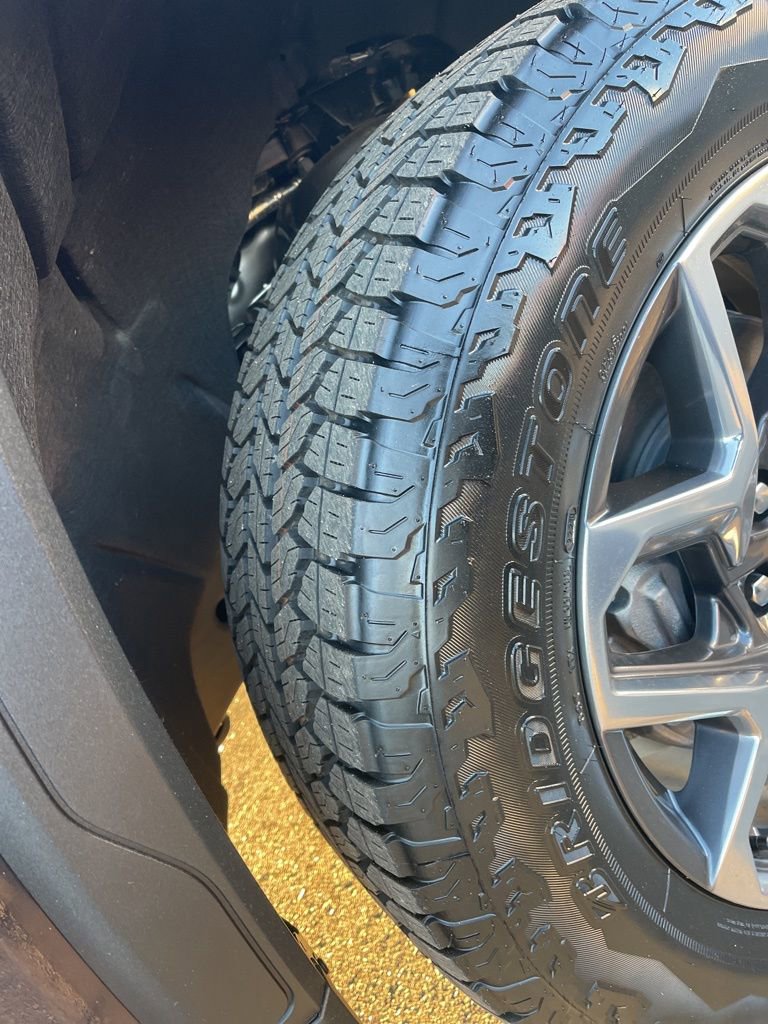 Used 2025 GMC Sierra 1500 SLT w/ SLT Premium Plus Package image 41