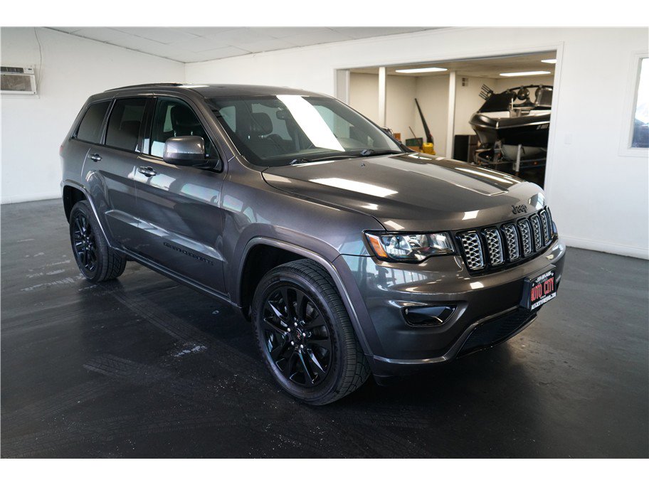 Used 2019 Jeep Grand Cherokee Altitude image 9