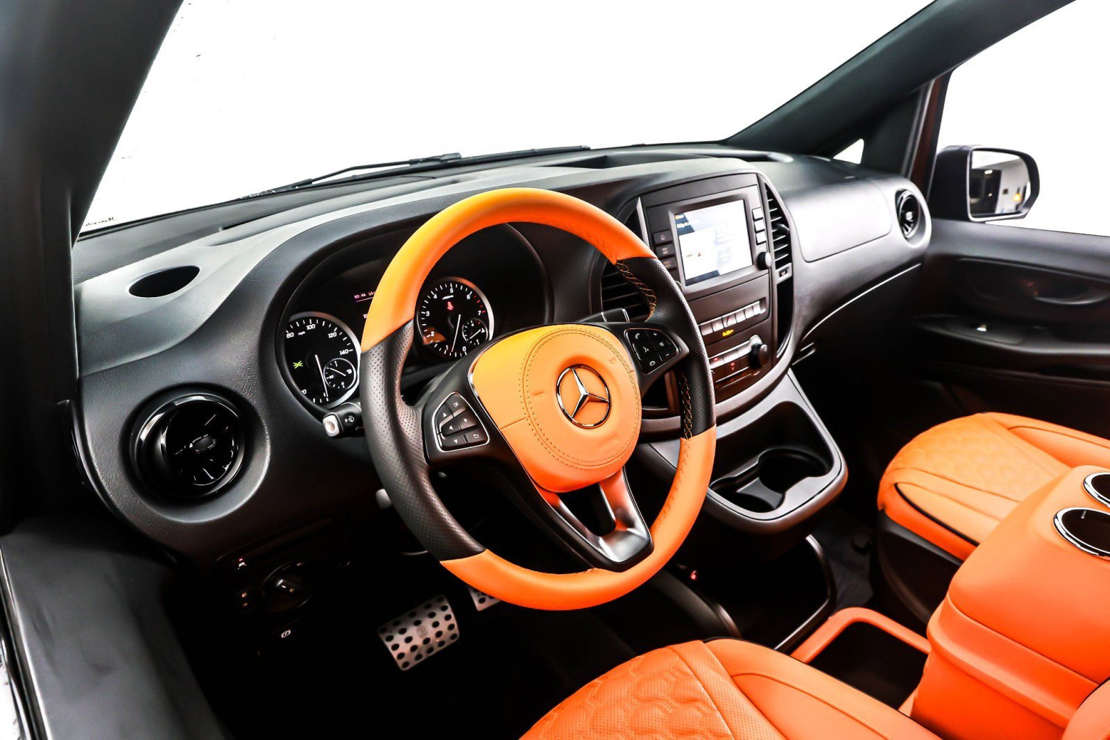 Used 2023 Mercedes-Benz Metris Passenger image 5