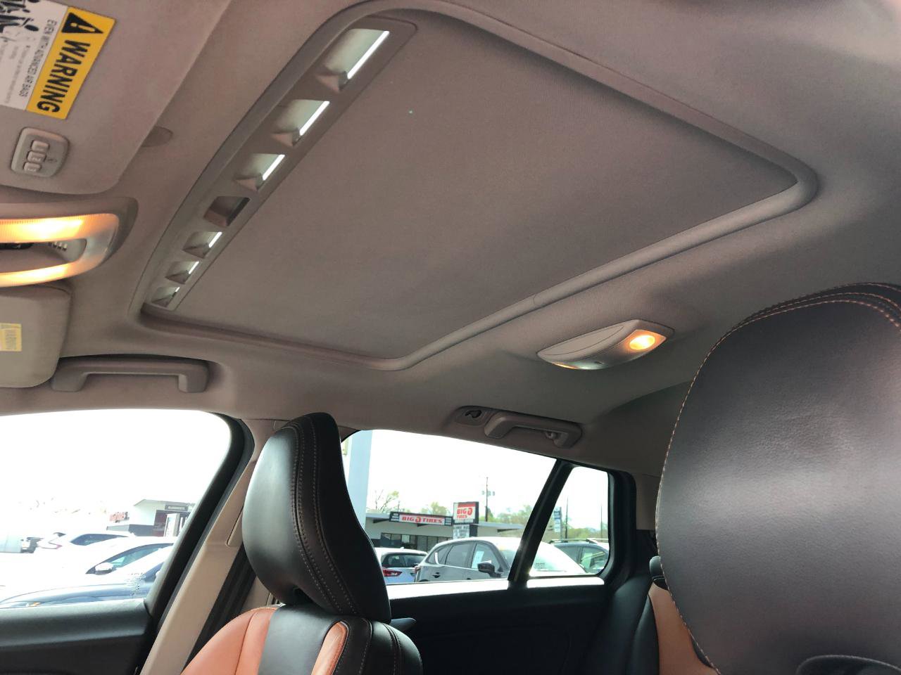 Used 2017 Volvo V60 T5 Cross Country w/ Convenience Package image 14