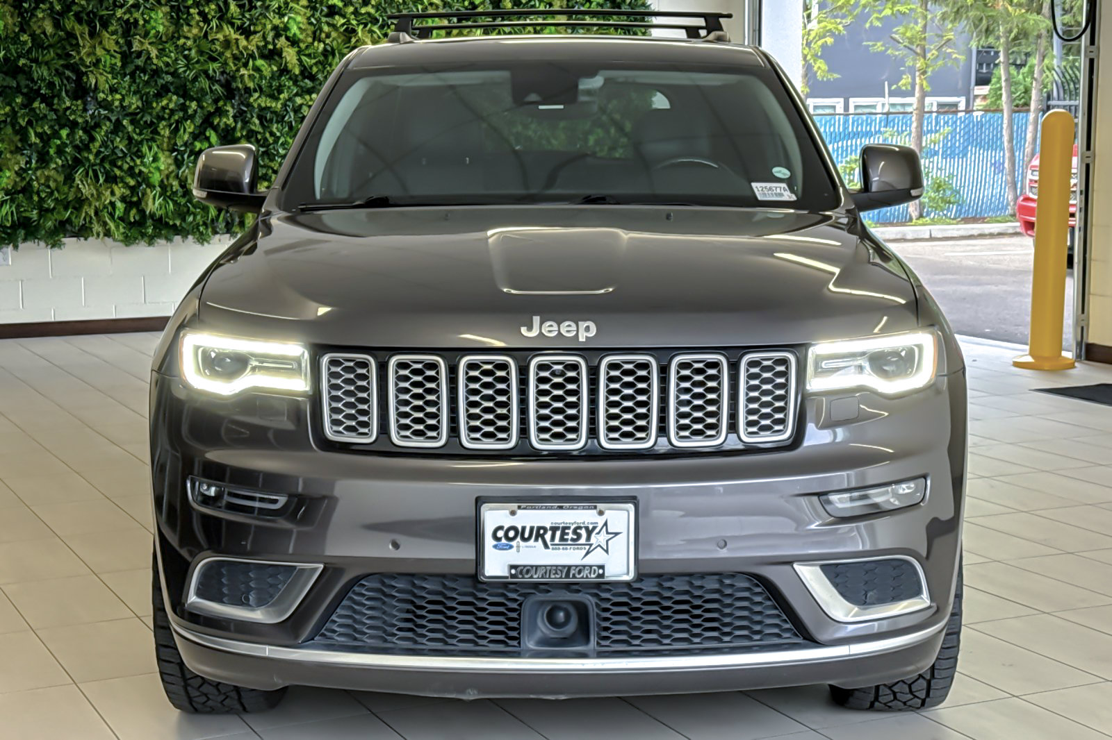 Used 2018 Jeep Grand Cherokee Summit w/ Platinum Series Group AWD/4WD image 9