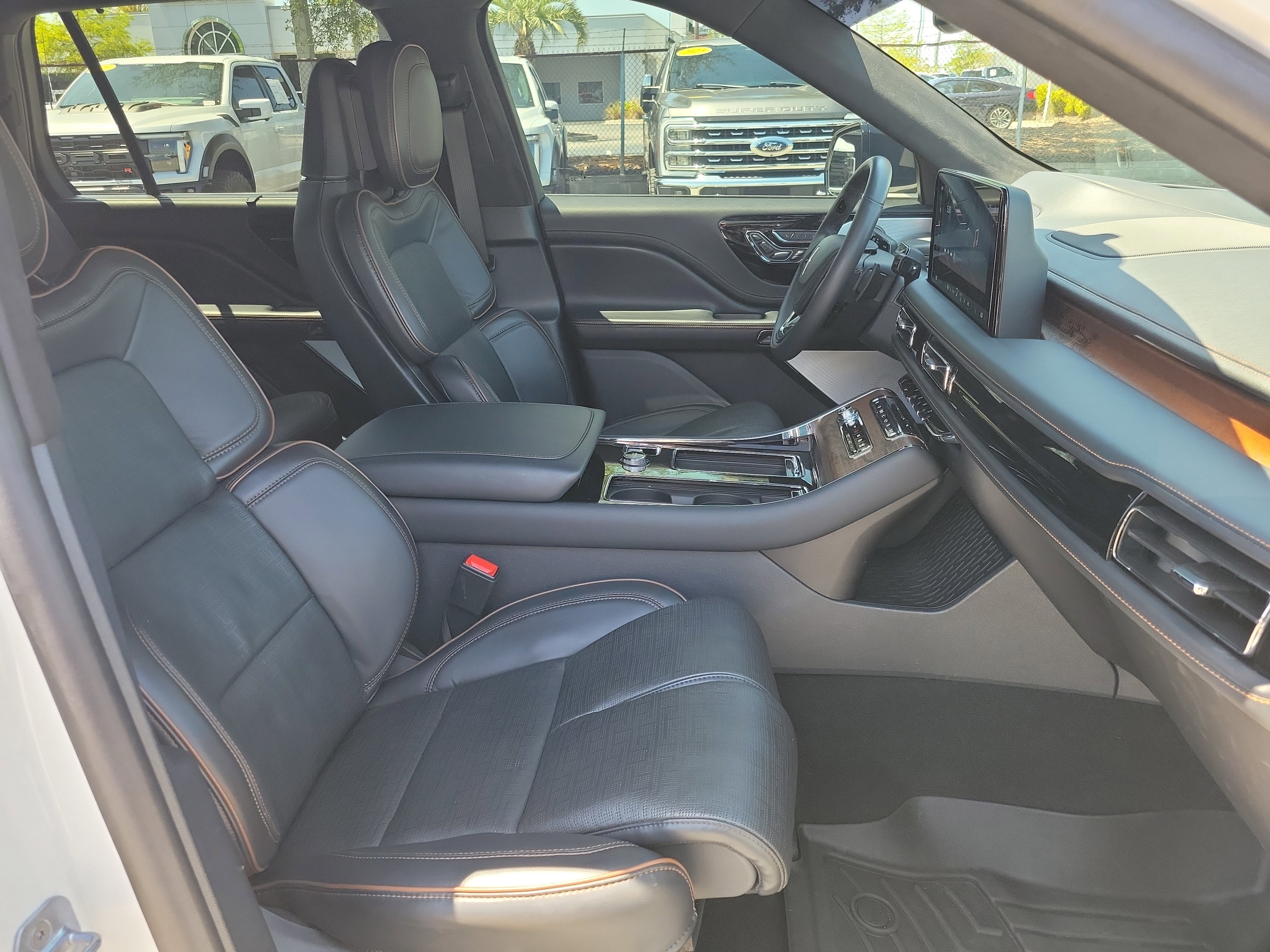 Used 2025 Lincoln Aviator Black Label w/ Jet Appearance Package image 31