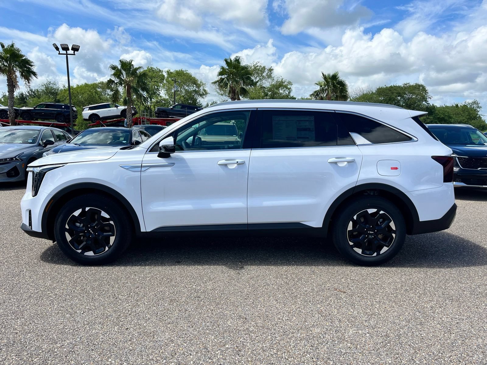 New 2026 Kia Sorento S w/ S Panoramic Sunroof Package FWD image 4